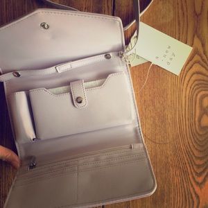 LAST CHANCE 🌟 Lavender Cross-Body Wallet